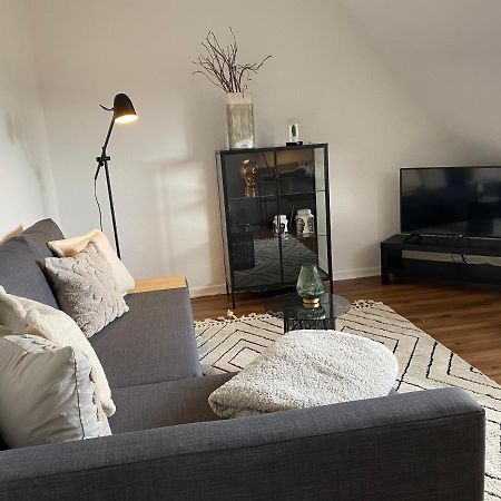 Bostel 1 - Modernes Dachgeschoss-Studio In Duisburg Meiderich, 4,7 Km Hbf, U-Bahn 250M, Flughafen Duesseldorf 28 Km, Landschaftspark 2,9 Km, 5 Gehminuten Von Herzklinik Entfernt Zewnętrze zdjęcie