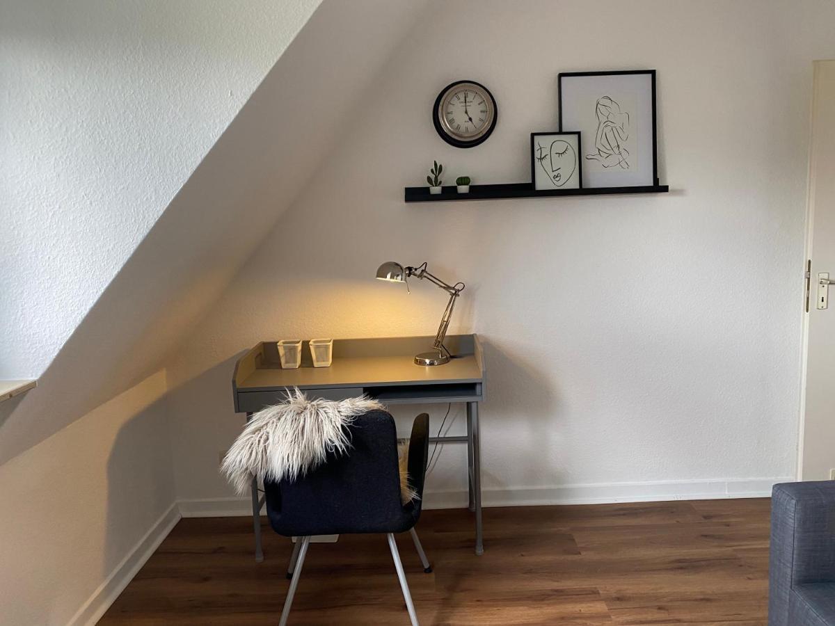Bostel 1 - Modernes Dachgeschoss-Studio In Duisburg Meiderich, 4,7 Km Hbf, U-Bahn 250M, Flughafen Duesseldorf 28 Km, Landschaftspark 2,9 Km, 5 Gehminuten Von Herzklinik Entfernt Zewnętrze zdjęcie